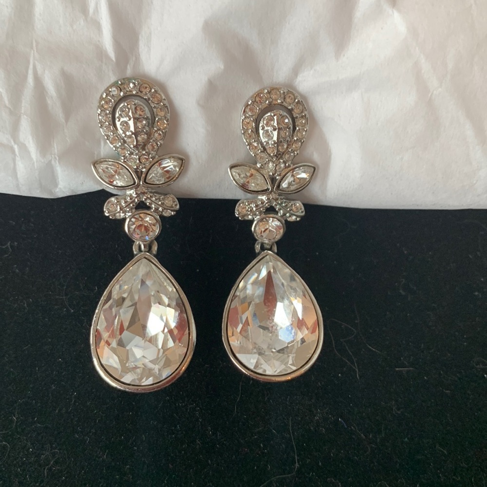 Givenchy Pre-Owned 2000s Crystal-Embellished Dangle Clip-On Earrings
